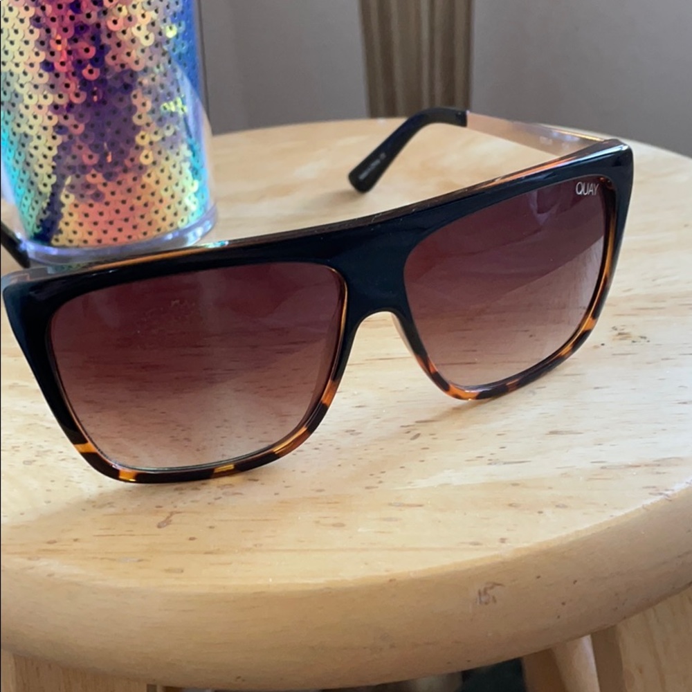 Quay x Desi sunnies